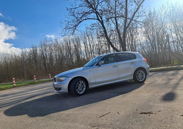 BMW Seria 1 cena 20500 przebieg: 182000, rok produkcji 2010 z Skierniewice małe 232